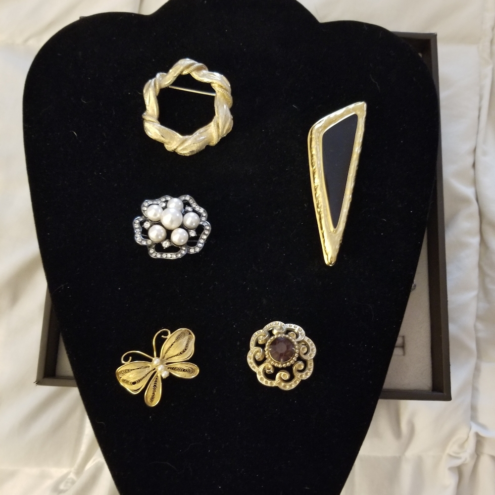 Brooches set of 5